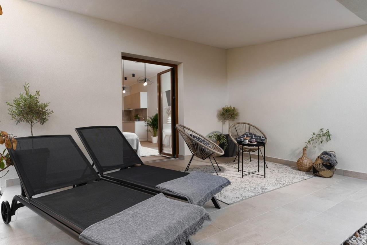 Apartments Alloro By Seeadria Agency Новиград Екстериор снимка