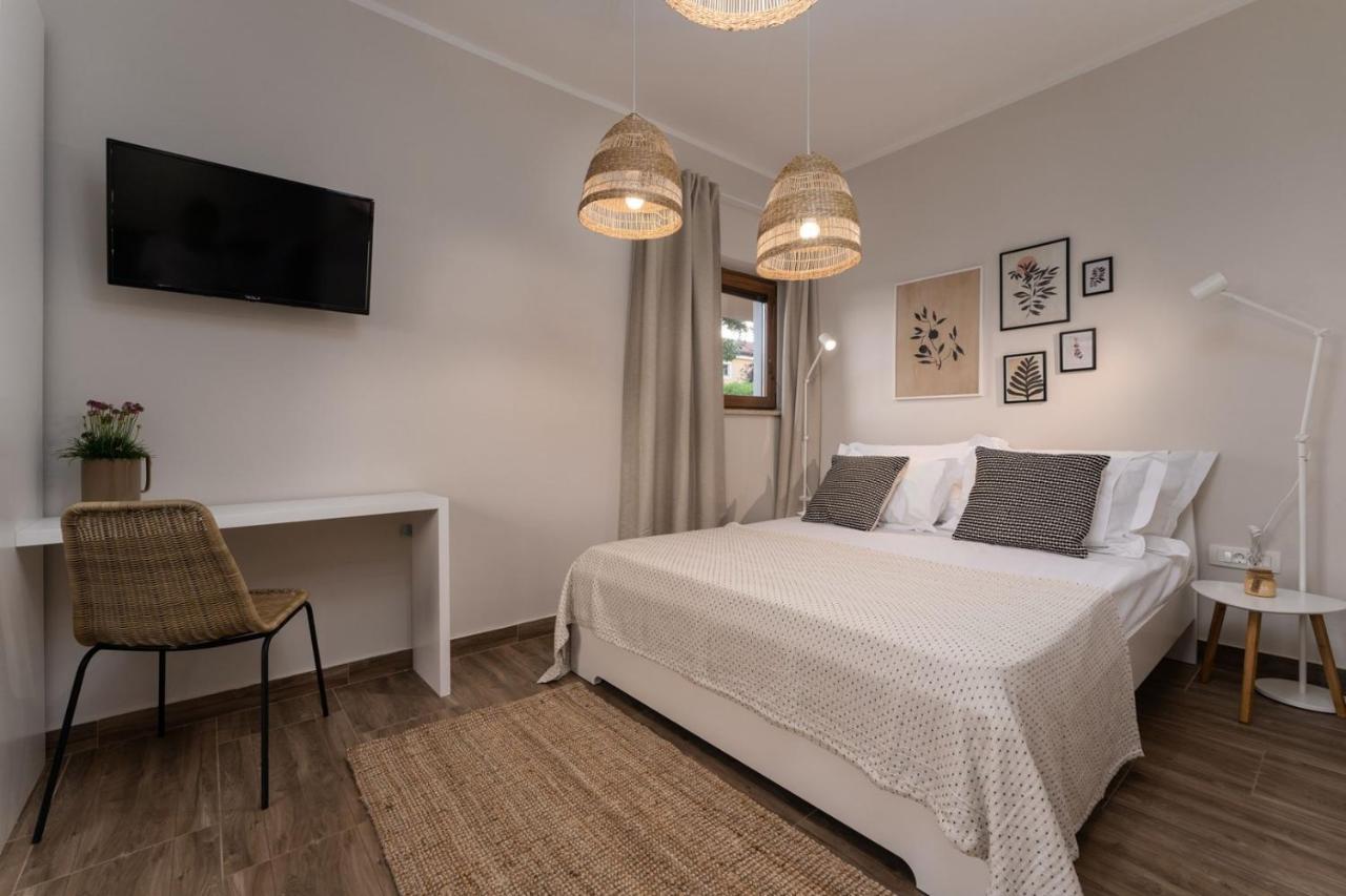 Apartments Alloro By Seeadria Agency Новиград Екстериор снимка