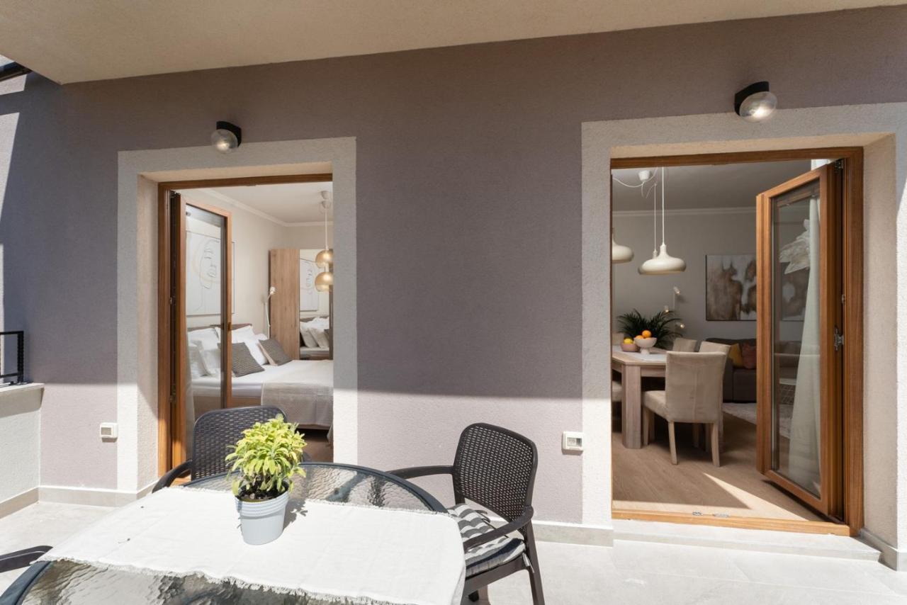 Apartments Alloro By Seeadria Agency Новиград Екстериор снимка